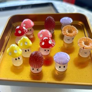 Pack of 6 Glow in the Dark Mushroom People